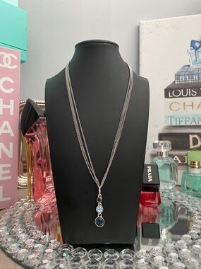 ✨Silvertone Necklace with Blue Crystal Pendant✨NEW